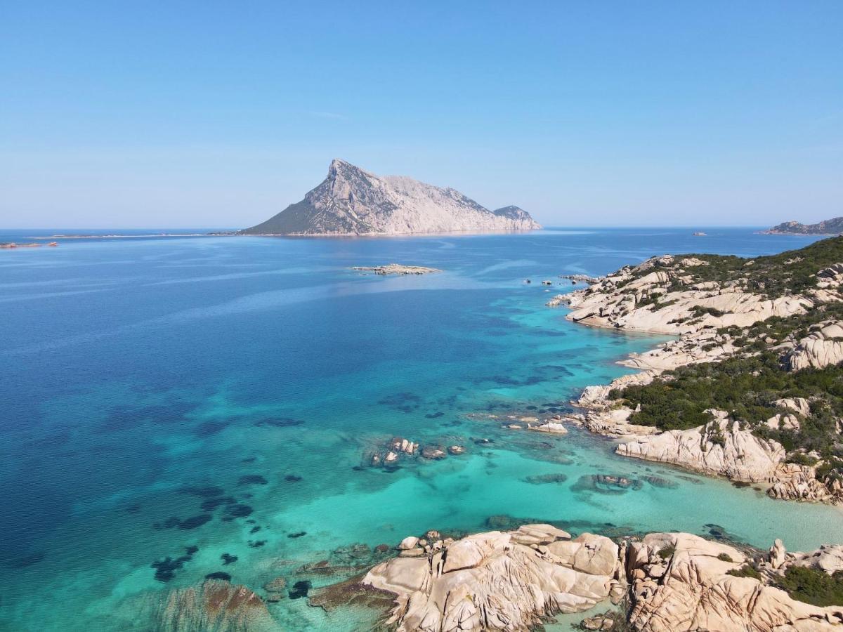 Il Faro San Teodoro Aparthotel Exteriör bild